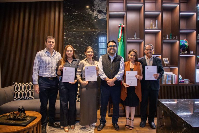 Juan de Dios Gámez toma protesta a nuevos titulares de Turismo, MIA y la Dirección de Servicios Públicos