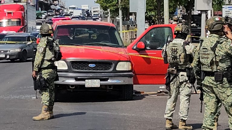 Eduardo es asesinado en el sector del Mercado de Abastos: conducía una camioneta con placas de Durango |VIDEO