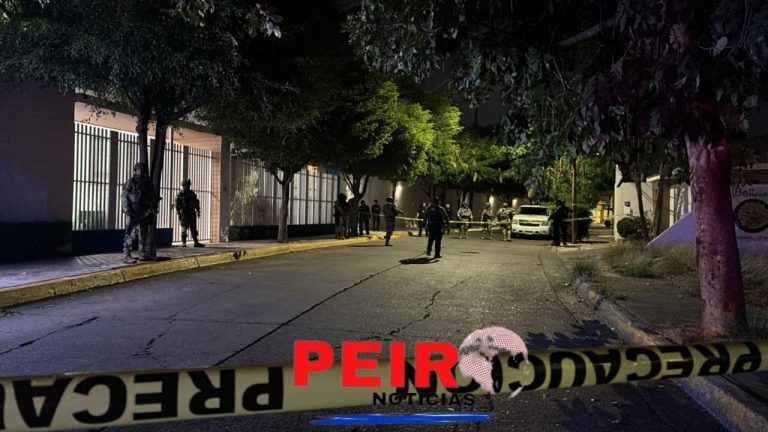 Grupo armado asesina a un hombre frente al Colegio Chapultepec: dejan un mensaje en una cartulina