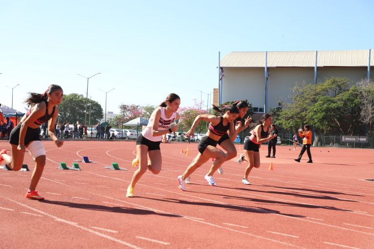 Regresa Victoria Medina más fuerte; conquista los 1500 y 3000