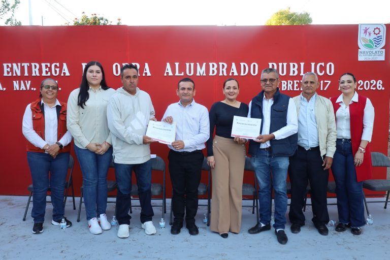 Entrega Ayuntamiento de Navolato alumbrado en Altata fortaleciendo la seguridad y el turismo
