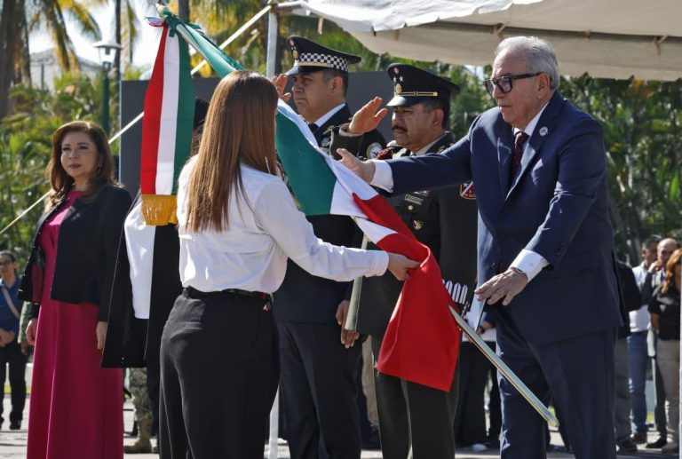 Encabeza Gobernador Rocha la conmemoración del Día de la Bandera