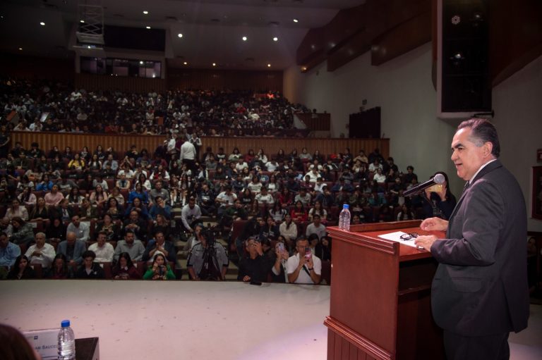 El Rector Jesús Madueña pone en marcha la XX Muestra Profesiográfica UAS 2026: “Tu futuro profesional brillante”, mostrando de joven a joven la extensa oferta educativa de la Casa Rosalina