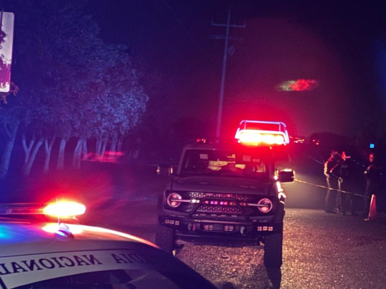 Un hombre es encontrado asesinado en el portaequipaje de una Ford Bronco por la carretera Culiacán a Eldorado