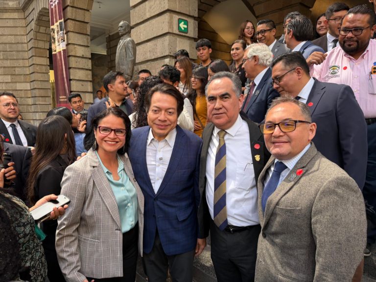 Participa el Rector Jesús Madueña en el Foro Nacional “Más allá de las pantallas: Impacto de las tecnologías digitales en la educación y en la salud mental”, encabezado por el secretario Mario Delgado
