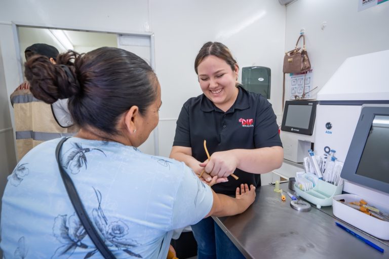 Brigada de DIF Sinaloa en el Ejido Concentración 5 de Febrero, Sinaloa Municipio