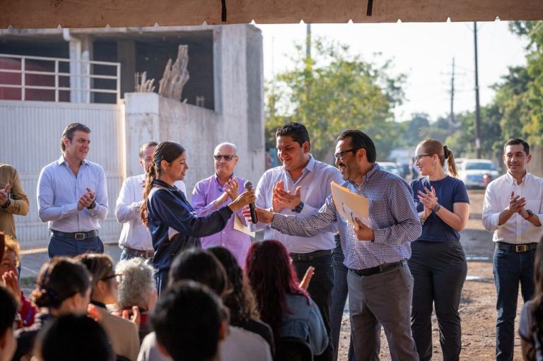 “Estamos en el rumbo correcto”: alumnos de la UAS tras arranque de pavimentación de calles en Quilá