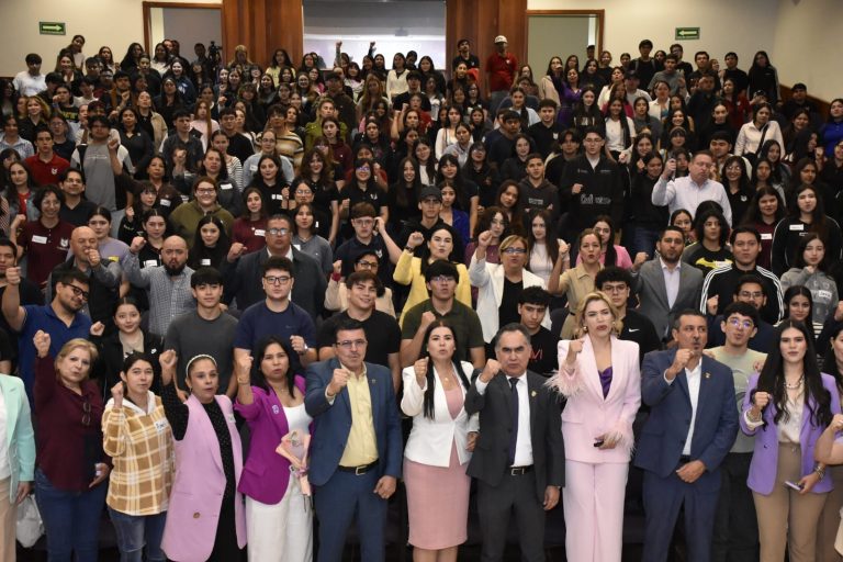 Reconoce el Rector Jesús Madueña el papel transformador de la mujer en la UAS; celebran el talento de las universitarias con la conferencia “Construyendo poder femenino”