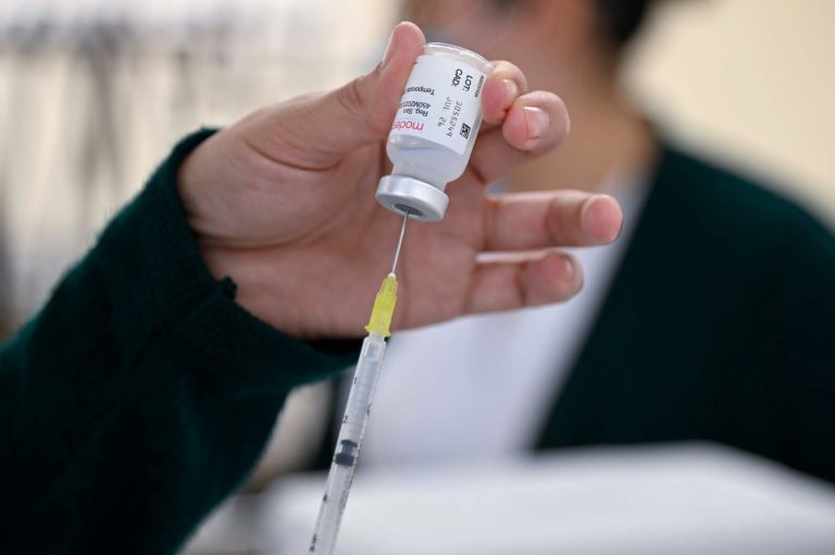 ¡Protección en las aulas! La UAS y el IMSS refuerzan la salud preventiva con jornada de vacunación en la Facultad de Odontología; logra cobertura total