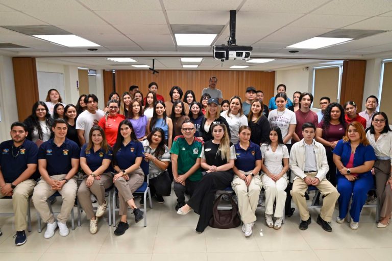 Promueve Bienestar Universitario la cultura del autocuidado con el taller “Nutre, Muévete y Atrévete”, en la Facultad de Ciencias de la Educación