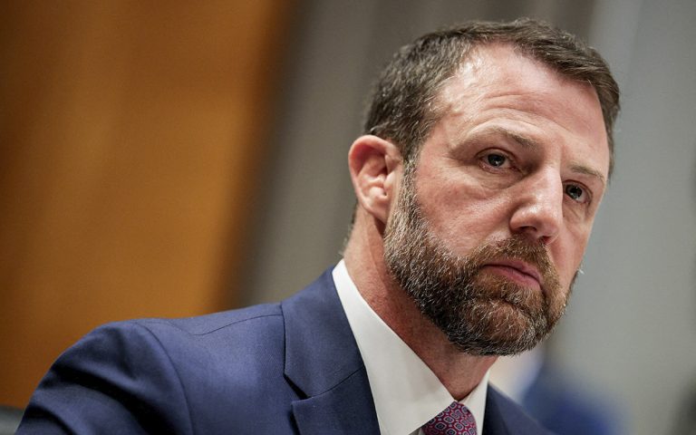 Markwayne Mullin asume como secretario de Seguridad Nacional de EE.UU. tras salida de Kristi Noem