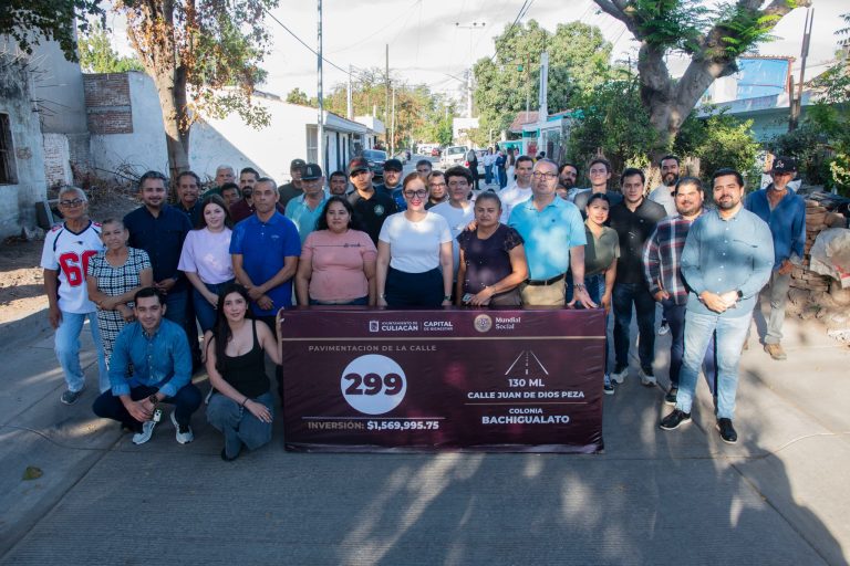 Entregan pavimentación de la calle Juan de Dios Peza en Bachigualato; vecinos agradecen obra