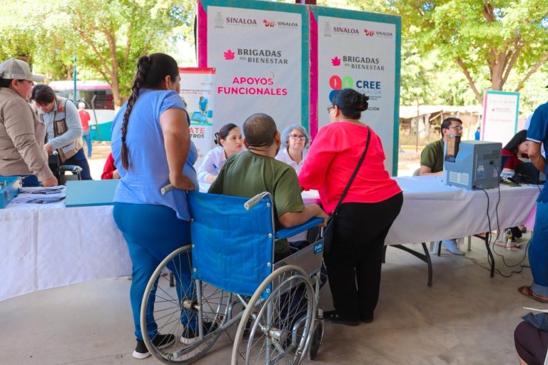 Cada jueves, las Brigadas del Bienestar transforman comunidades: Charay recibió atención integral y directa para las familias