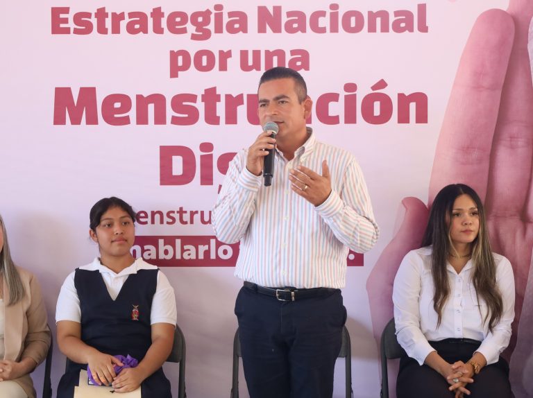 Impulsan en Navolato la Estrategia Nacional por una Menstruación Digna con entrega de más de dos mil kits a estudiantes de secundaria