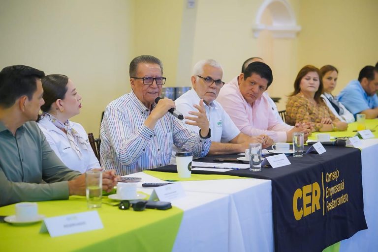 Avanzar hacia la industrialización es el reto de Sinaloa, sin renunciar a la producción de alimentos: Feliciano Castro