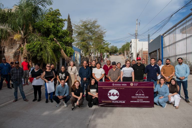”Por primera vez tenemos a un presidente que escucha a la gente”; vecinos agradecen nuevas pavimentaciones en Culiacán