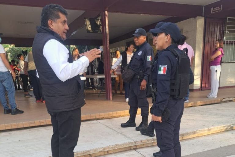 Tras amenazas de tiroteo en cuatro escuelas de Oaxaca, autoridades refuerzan seguridad