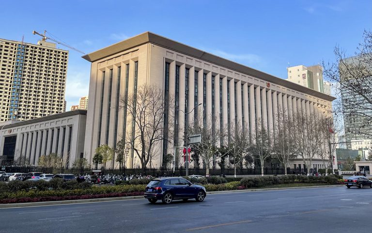 China ejecuta a un hombre que secuestró, mató y robó a un popular creador de contenido