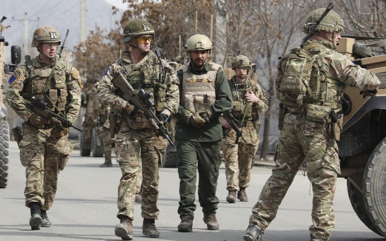 EE.UU. mantendrá sus tropas en Medio Oriente para asegurarse que Irán cumpla el alto el fuego