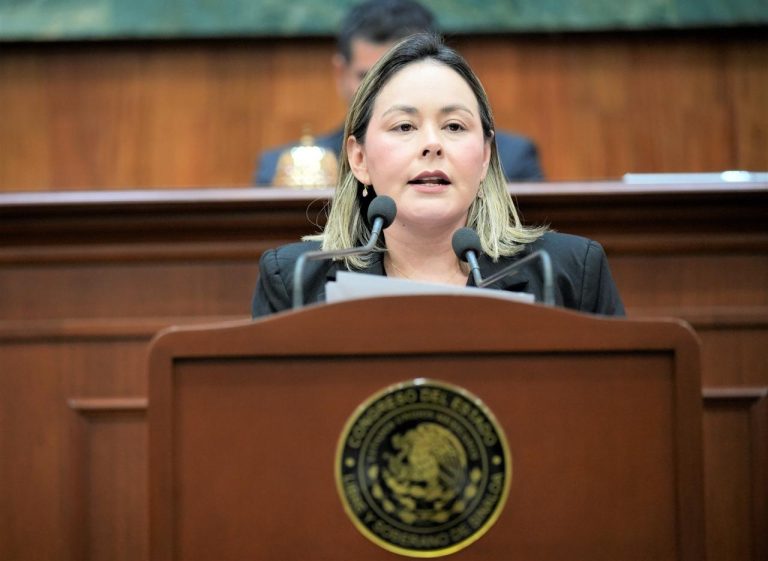 Congreso de Sinaloa otorga licencia a Rocha Moya; designa a Yeraldine Bonilla como gobernadora interina