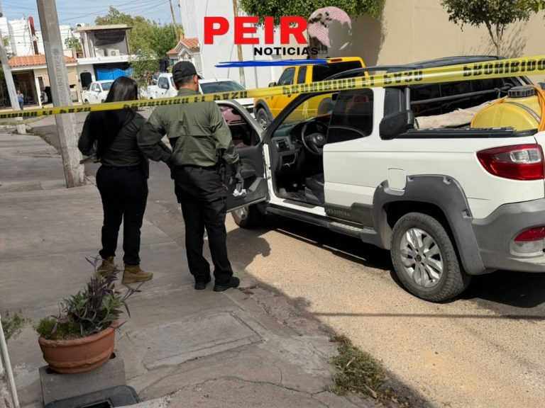 Una camioneta de empresa de fumigación es encontrada abandonada en el Fraccionamiento Canaco: había un celular en el interior