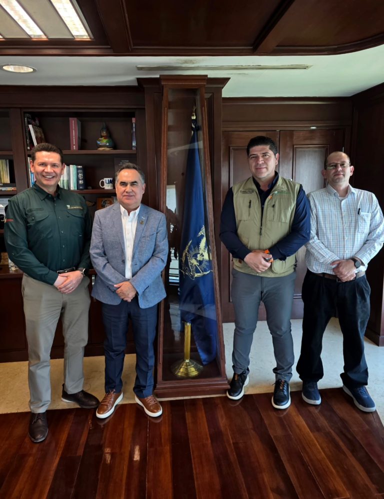 El Rector Jesús Madueña e IMSS-Bienestar Sinaloa realizan reunión de trabajo, en busca de coordinar acciones para fortalecer campos clínicos y servicio social