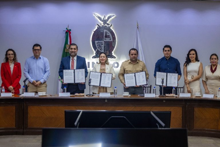 Gobernadora Yeraldine signa convenio con la CMIC nacional