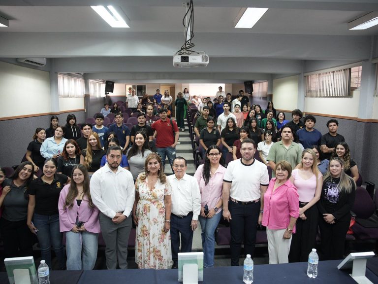 Diputada Tere Guerra exhorta a estudiantes a formarse con compromiso social y sentido humano