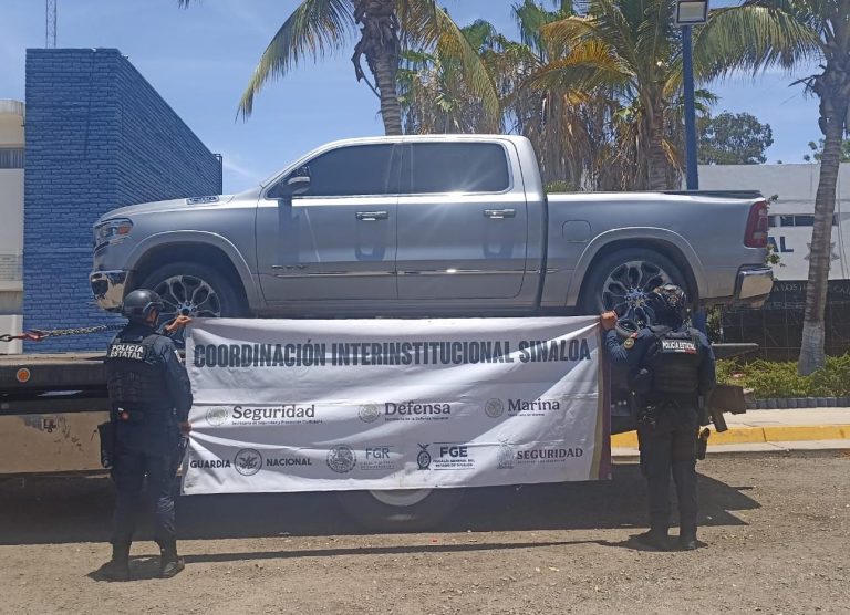 Dos vehículos con reporte de robo son recuperados en la Colonia Villas del Río y por carretera a Costa Rica