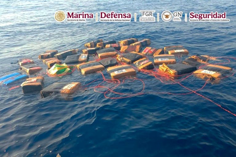 Marina interceptan más de dos toneladas de cocaína en el Pacífico