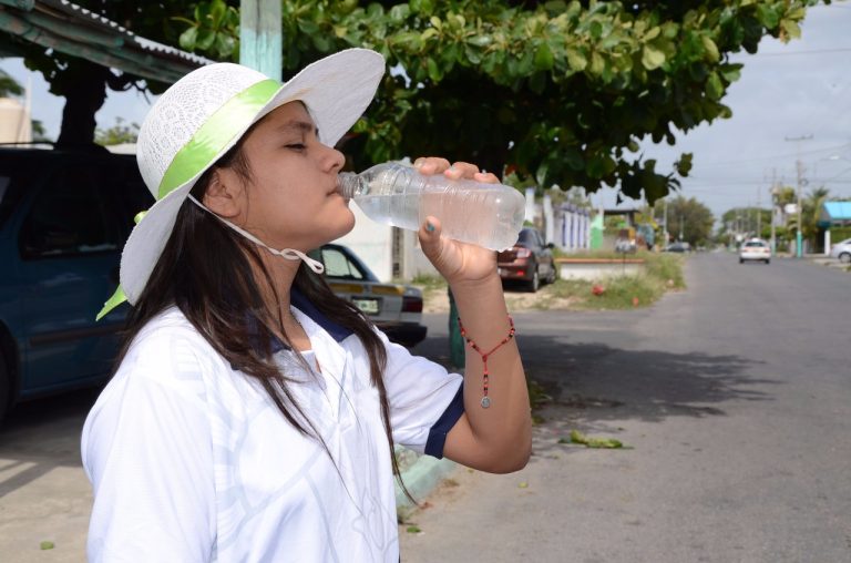 Llaman a reforzar medidas preventivas ante temperaturas superiores a los 45 °C en Sinaloa; golpe de calor, una emergencia médica que puede ser mortal