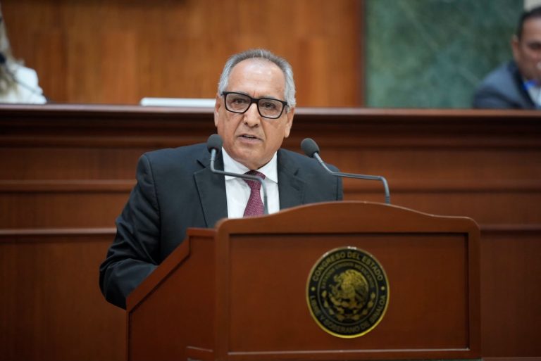 La soberanía nacional es un compromiso irrenunciable: Ambrocio Chávez
