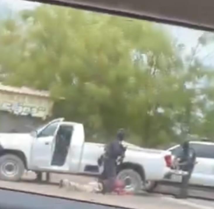 Tres hombres son detenidos y uno más escapa en el crucero de Pericos: habían despojado dos camionetas de la Bachoco
