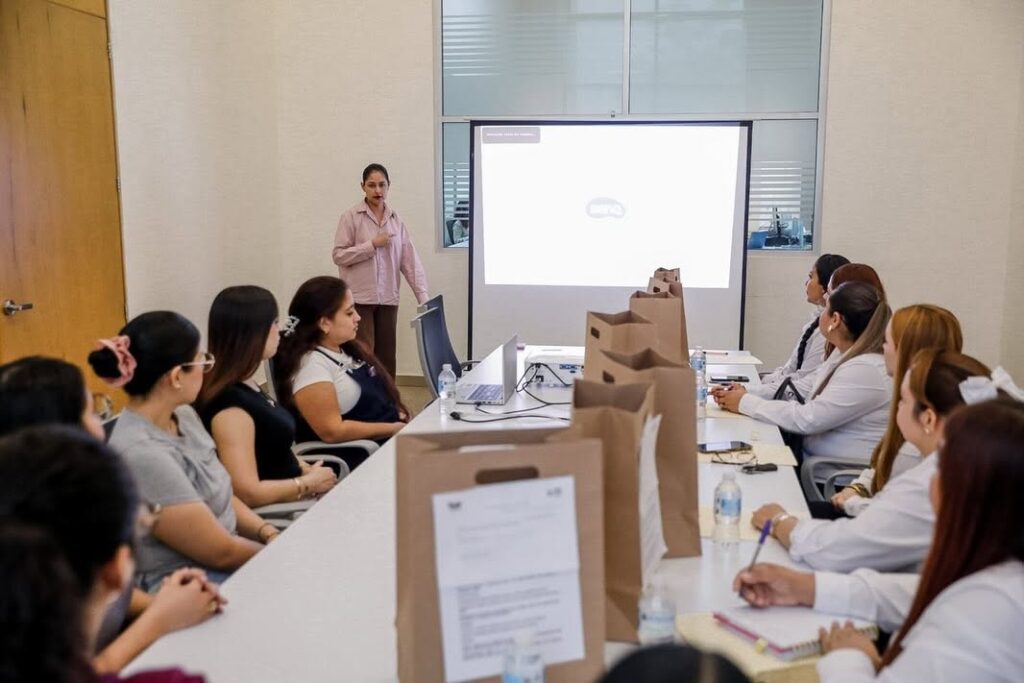 DIF Sinaloa promueve la formación docente para garantizar una educación más inclusiva para personas con autismo