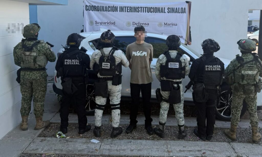 Un hombre es detenido en un domicilio en Zona Dorada: le aseguran explosivos, armas y carro con reporte de robo